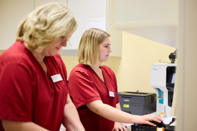 MFA arbeiten an etwas