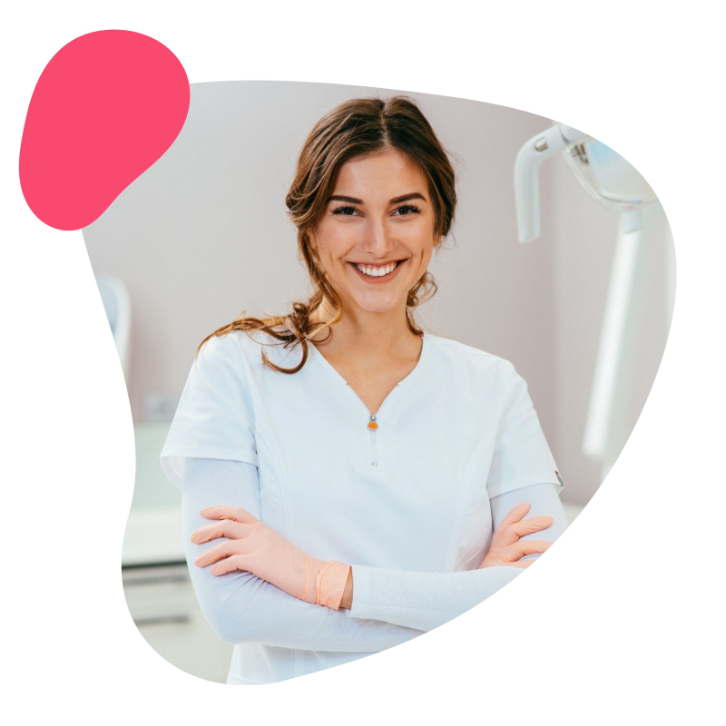 Frau mit weißen Oberteil