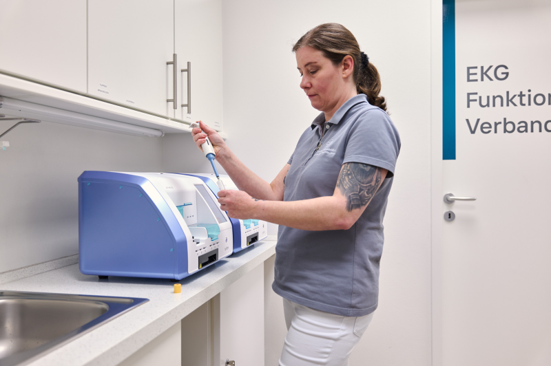 Krankenschwester im Labor