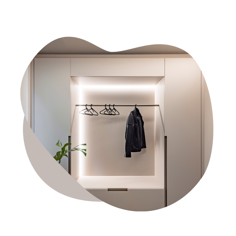 Garderobe der Praxis in weiß